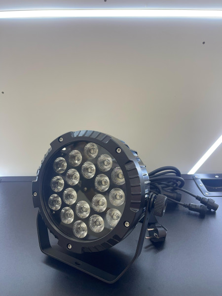 Anúncio: PARLED DIGI LIGHT 18X20W OUTDOOR RGBWA+UV 6IN1